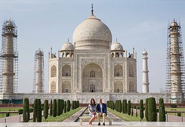 What type of building is the Taj Mahal?