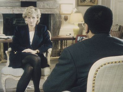 Martin Bashir interviews Princess Diana in Kensington Palace for the television program Panorama. 