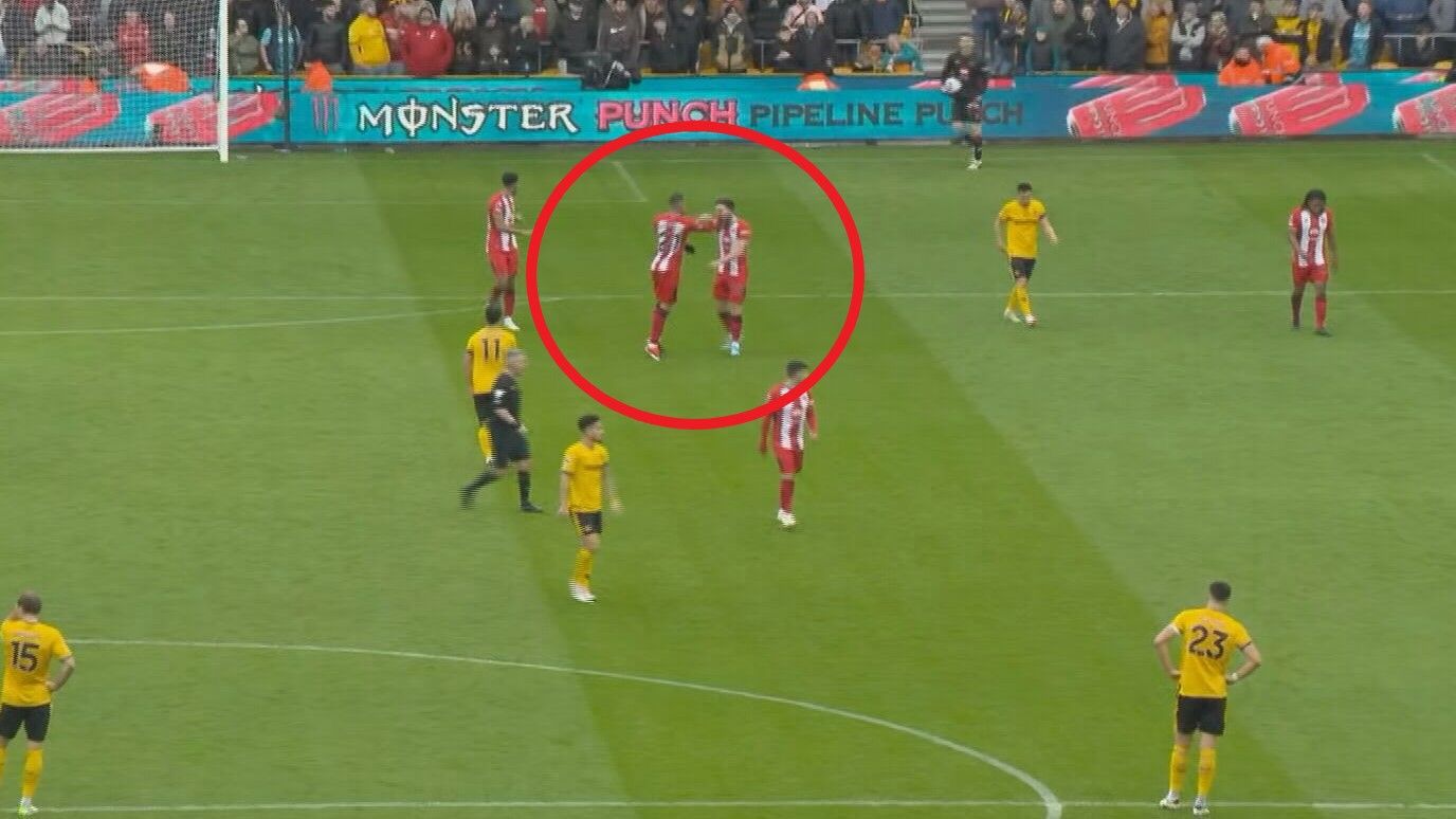 Play stopped for Sheffield United teammates in on-field altercation during Premier League game