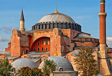 Which emperor commissioned the Hagia Sophia in 537 AD?