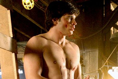 You kind of have to have the "hot, corn-fed American farmboy" look to play Clark Kent/Superman, and <i>Smallville</i>'s <b>Tom Welling</b> <i>definitely</i> had the look.