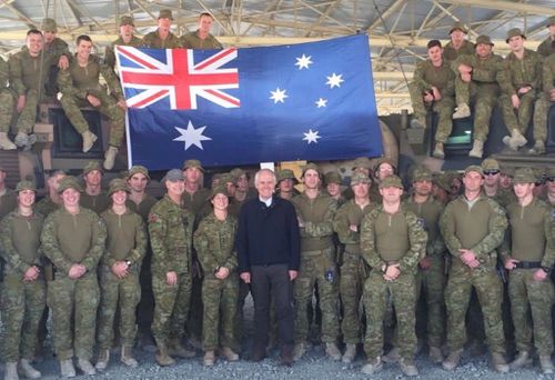 Prime Minister Malcolm Turnbull has visited Australian troops in the Middle East. (Twitter / @TurnbullMalcolm)