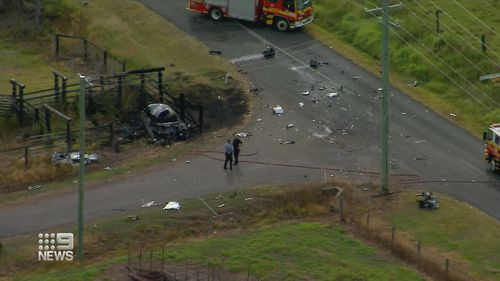 La police du Queensland a déclaré qu'une Mazda CX-9 volée avec deux garçons de 15 ans et une fille de 17 ans à l'intérieur se trouvait sur Brightview Road à l'ouest d'Ipswich, peu après 6 heures du matin.