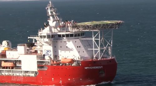 Le MPV Everest revient dans les eaux australiennes et accoste à Fremantle après un incendie moteur la semaine dernière.