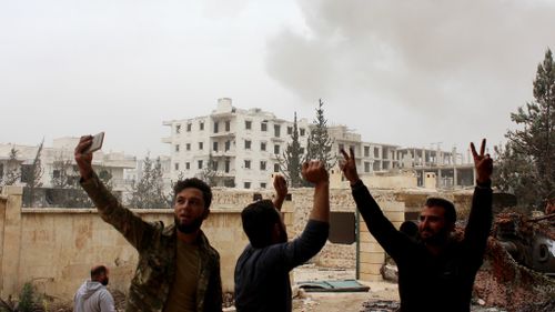 Syrian government attempts to claw back rebel-held areas in Aleppo