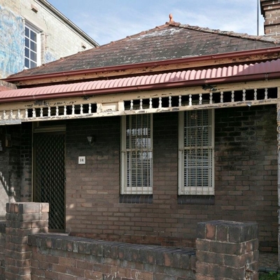 Shabby Petersham property needing a spruce fetches $1.15 million at auction