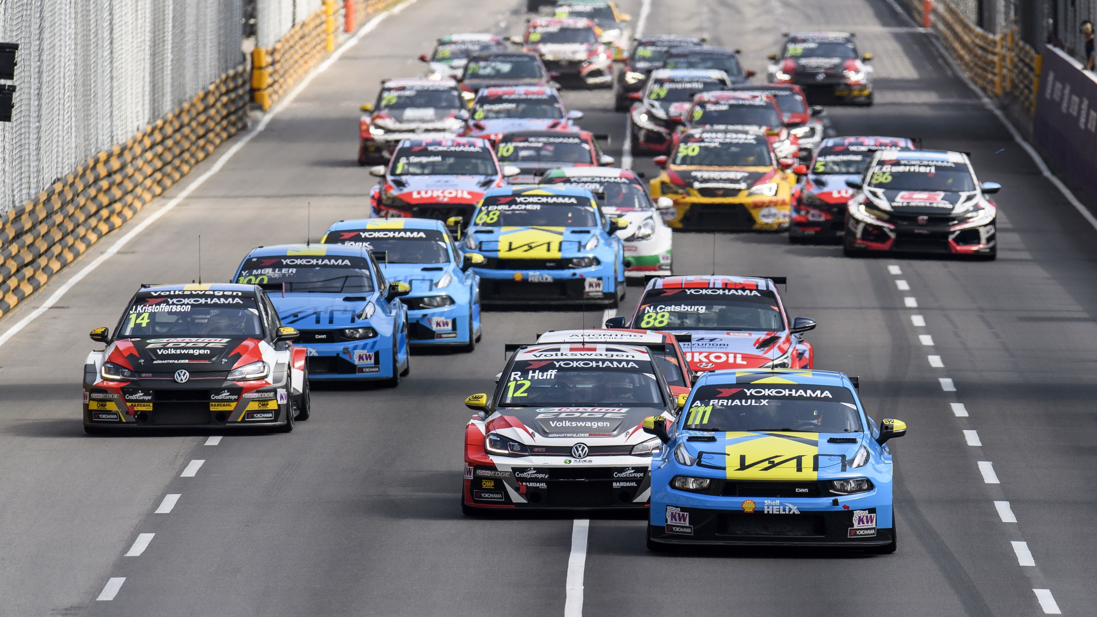 The start of the 2019 WTCR race at the Macau Grand Prix.