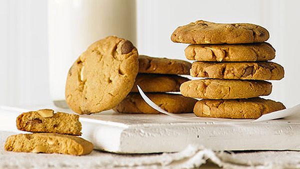 Caramel chip peanut butter cookies