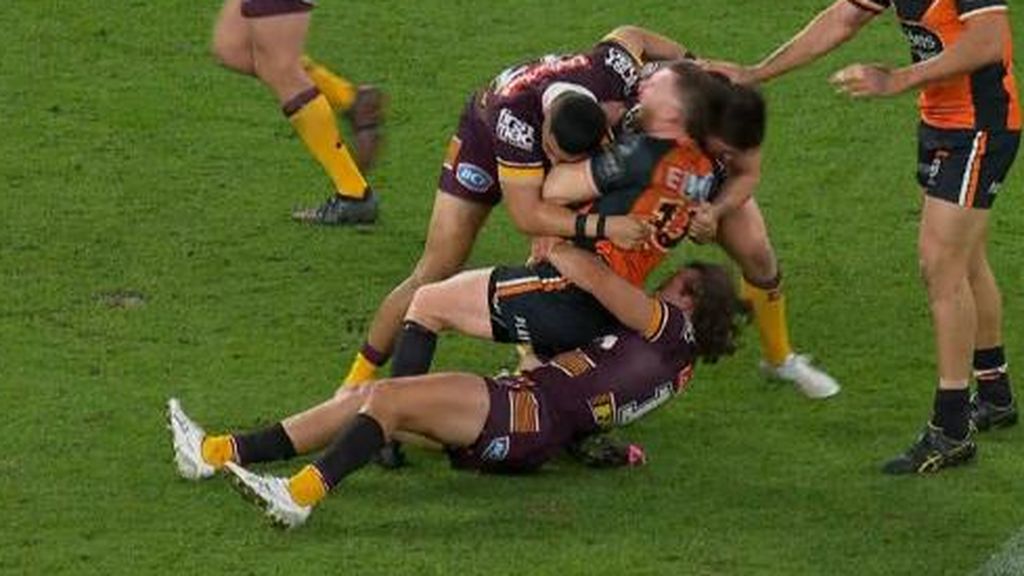 Penrith Panthers hand Brisbane Broncos second straight NRL loss via 15-4  triumph - ABC News