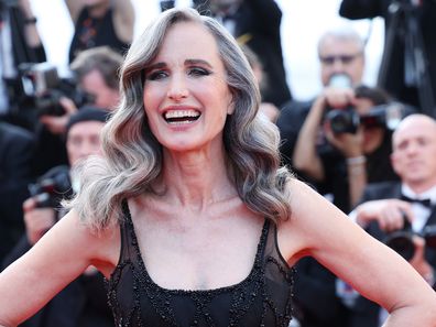 Andie MacDowell menghadiri "Pohon Ek Tua" karpet merah pada festival film Cannes tahunan ke-76 di Palais des Festivals pada 26 Mei 2023 