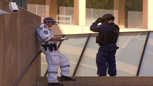 Officers from the bomb squad were called to investigate a 'suspicious package'. (9NEWS)