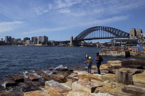 A Sydney Harbour Bridge vista da Reserva Barangaroo em Sydney