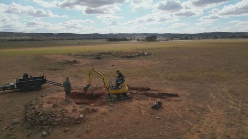 Mystery bone fragments have been uncovered during a private investigation into the cold case disappearance of Joanne Ratcliffe and Kirste Gordon from Adelaide Oval in 1973.