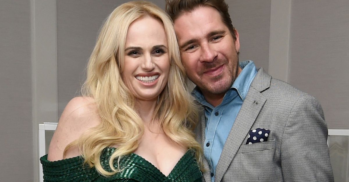 Rebel Wilson menjelaskan mengapa Hugh Sheridan tidak hadir di pernikahannya dengan Ramona Agruma