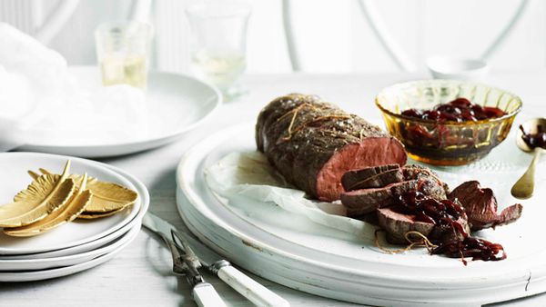 Rare roast fillet of beef with onion marmalade