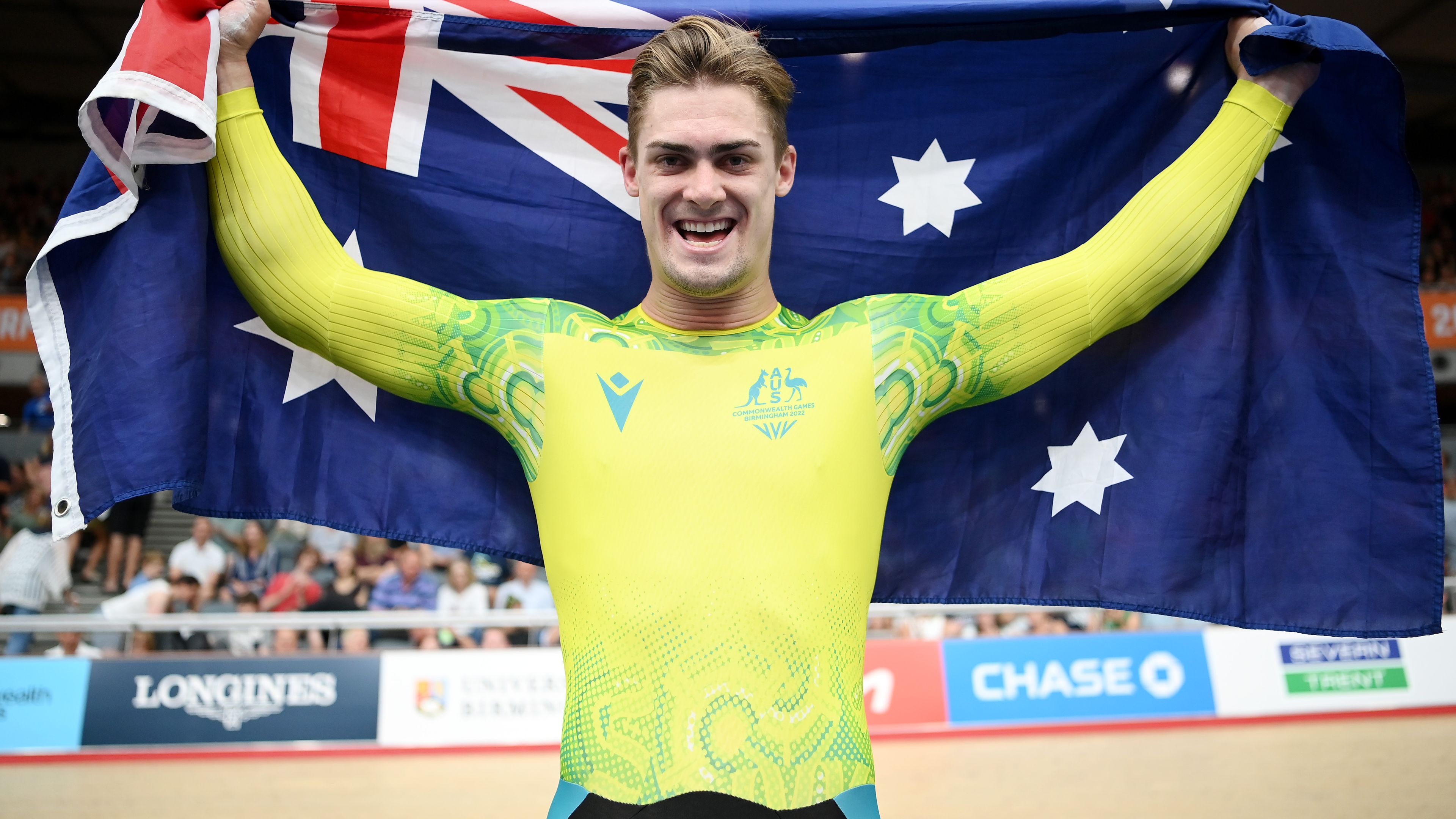 Aussie Matt Glaetzer claims gold despite 'devastating blow' in 1000m cycling time trial