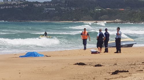 Coffs Harbour: One dead after boat capsizes off Campbells Beach