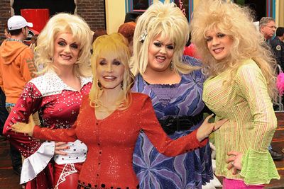 Fun fact: Dolly Parton once entered a Dolly Parton lookalike contest… and <i>lost</i>!