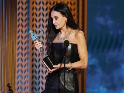 Demi Moore menerima kinerja luar biasa oleh aktor wanita dalam penghargaan peran utama untuk zat di atas panggung selama Penghargaan Guild Aktor Layar Tahunan ke -31 pada 23 Februari 2025 di Los Angeles, California.