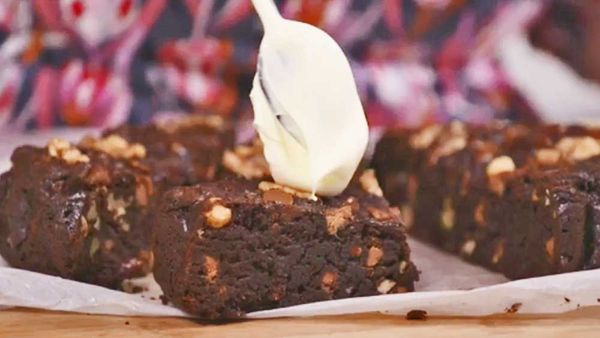 Slow cooker brownie is a real thing