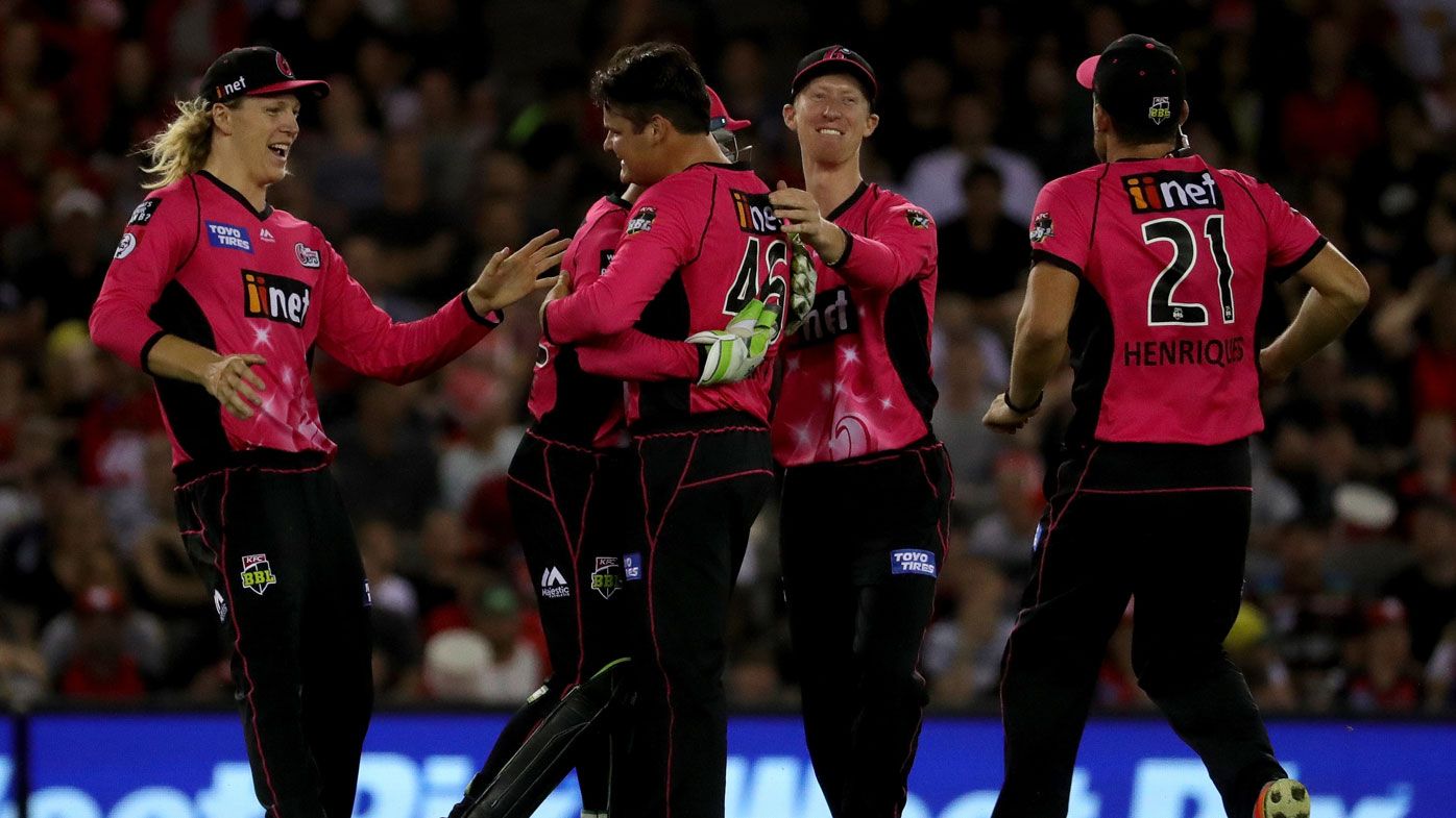 Sydney Sixers send Renegades into a spin