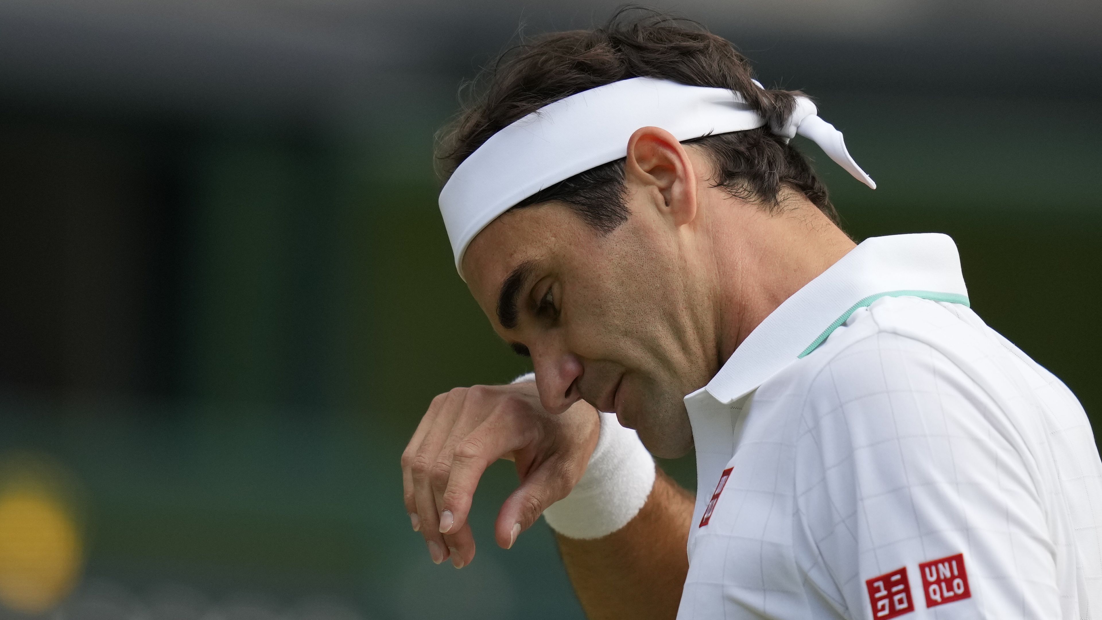 Roger Federer's Wimbledon comeback in danger, according to coach Severin Luthi