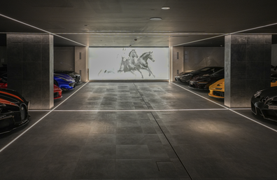 Dubai mansion underwater garage