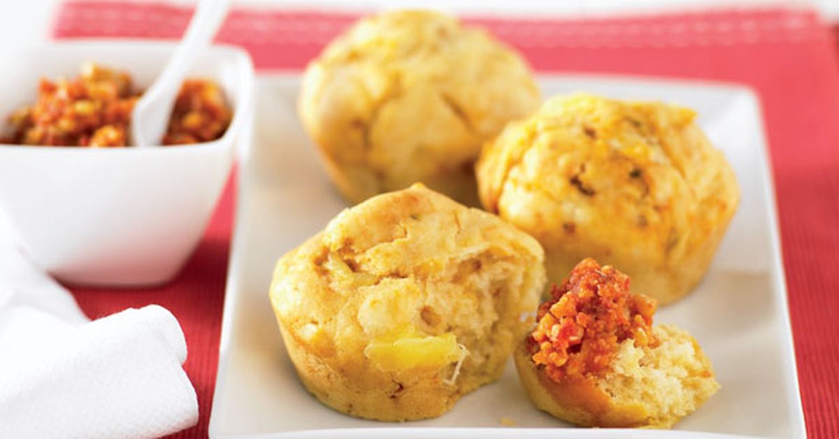 Pesto and mozzarella muffins - 9Kitchen