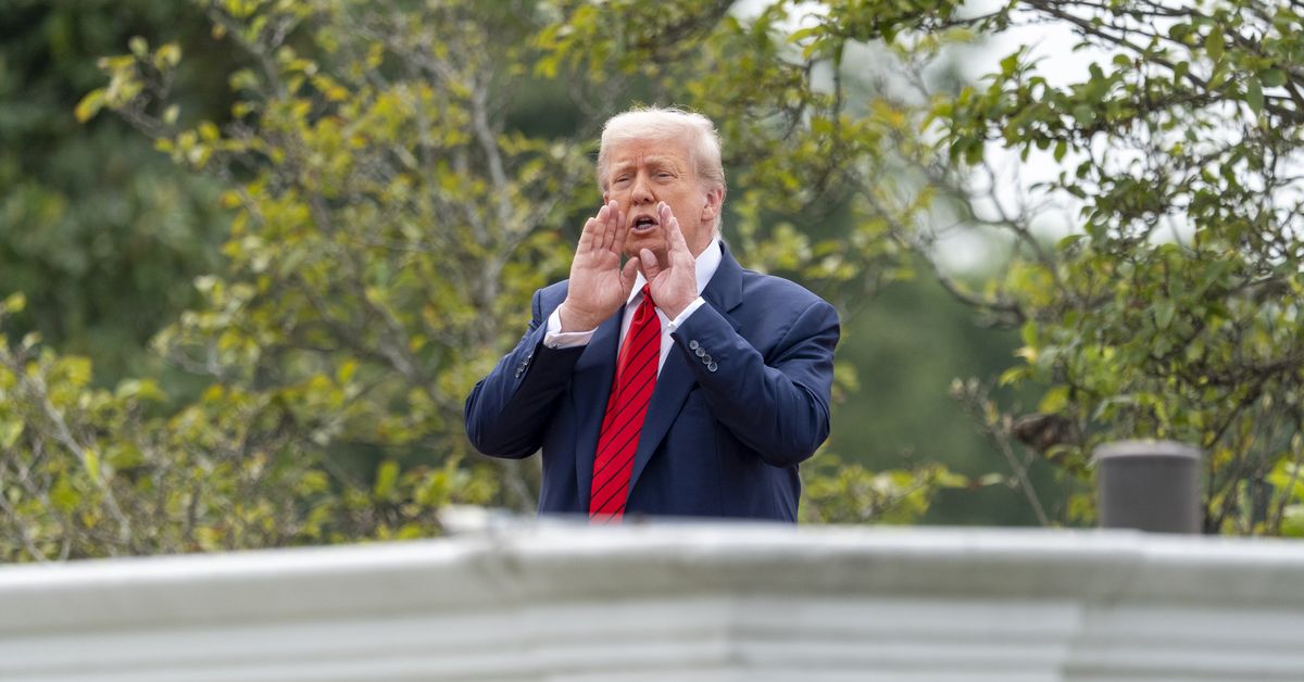 Trump takes an unexpected walk on the White House roof