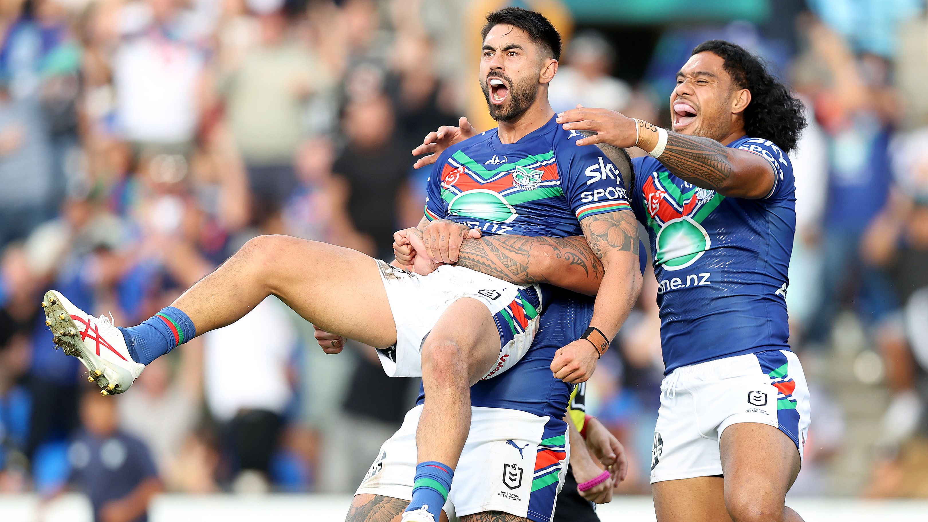 AUCKLAND, NEW ZEALAND - MARCH 26: Shaun Johnson of the Warriors celebrates his try during the round four NRL match between New Zealand Warriors and Canterbury Bulldogs at Mt Smart Stadium on March 26, 2023 in Auckland, New Zealand. (Photo by Phil Walter/Getty Images)