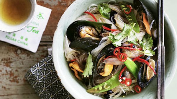 Stir-fried bean thread noodles with black bean and chilli mussels