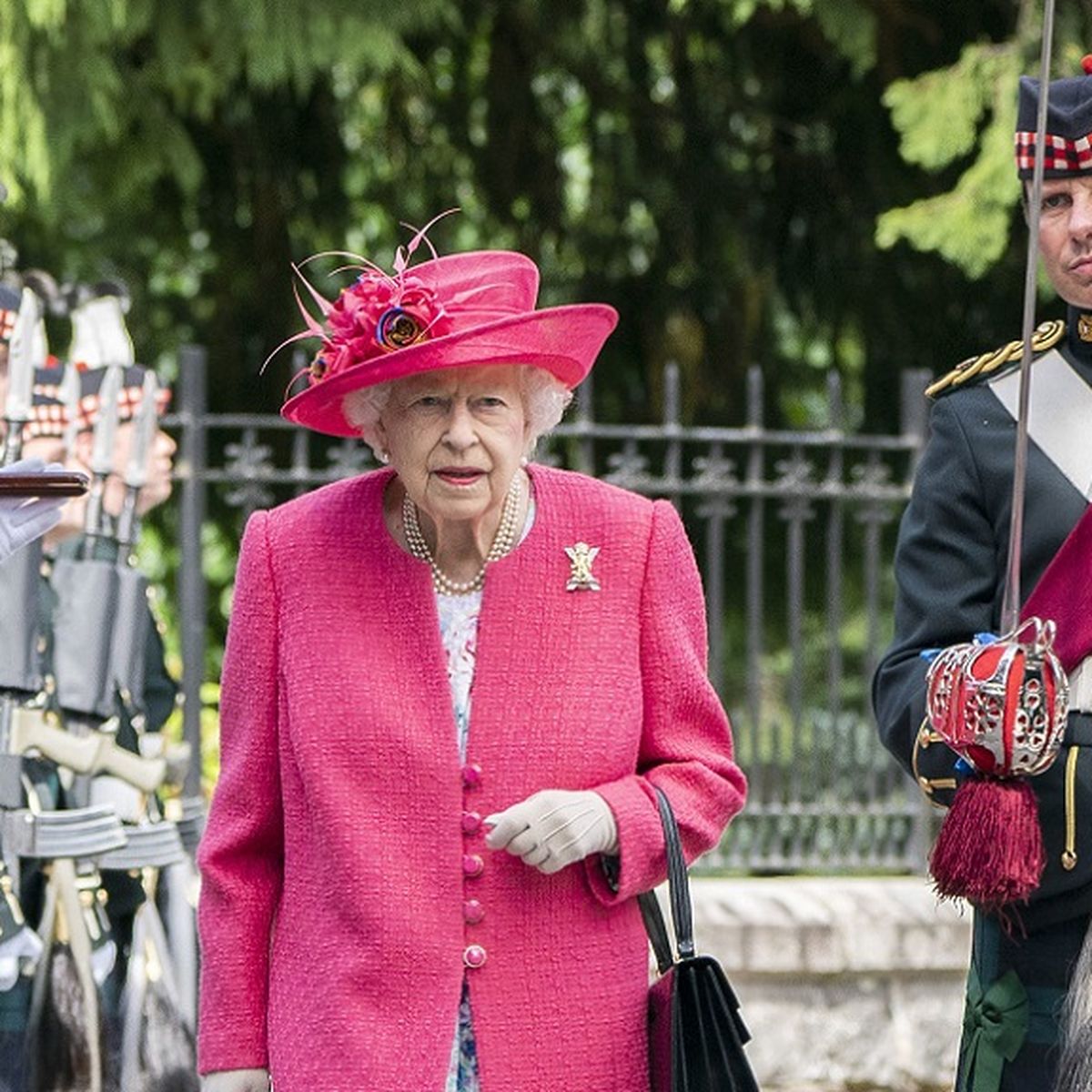 The Queen wears pink outfit for arrival at Balmoral