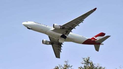 Man dies of heart attack during Melbourne-bound Qantas flight