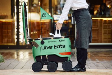 Uber Eats customers in Japan can soon have an autonomous robot deliver their food on the streets of Tokyo.