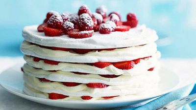 <strong>Strawberries and cream meringue cake</strong>