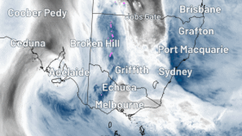 Avvallamenti lenti e un sistema di bassa pressione stanno colpendo Sydney e il Nuovo Galles del Sud con la pioggia.