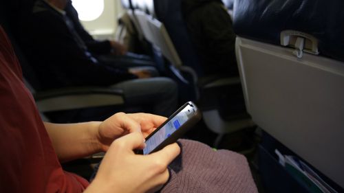 Flight passengers now allowed to use devices on takeoff and landing