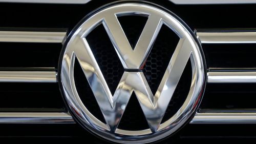 Volkswagen to pay US dealers $1.6 billion in settlement agreement 