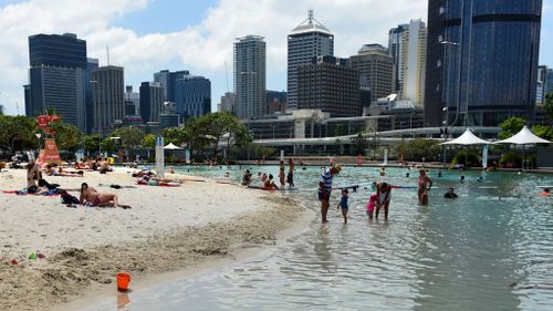 Poll suggests 88 percent support for Queensland daylight saving trial 