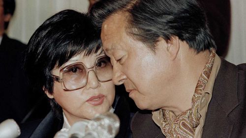 Choi Eun-hee and Shin Sang-ok give a press conference after their defection in 1986. (AP)