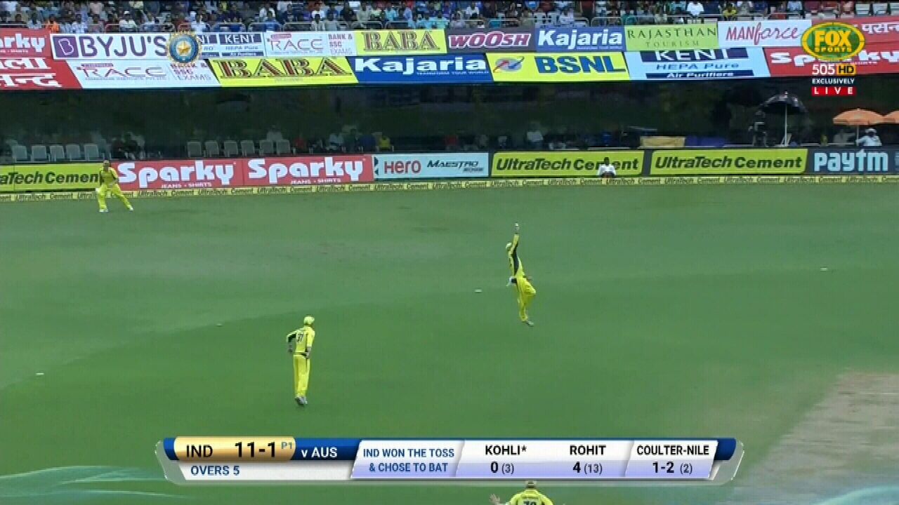 Maxwell stretches high to dismiss Kohli for a duck