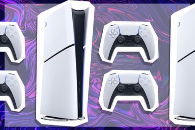 9PR: PlayStation 5 Digital Edition with two DualSense Wireless Controllers