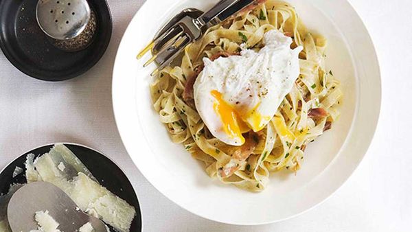 Toasted flour fettuccine 'carbonara'