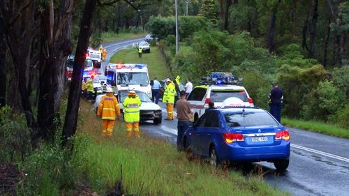 Emergency services at the scene of the crash near Balmoral. (9NEWS)