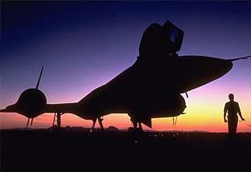 In 1976, which plane set the airspeed record for a manned airbreathing jet aircraft?