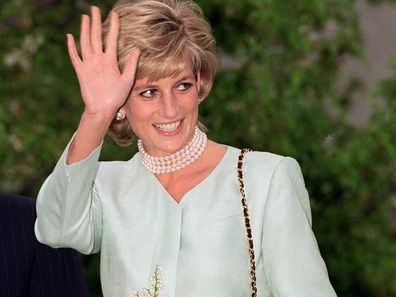 Diana, Princess Of Wales arrives for symposium on Breast Cancer At Northwestern University Of Law In Chicago June, 4, 1996