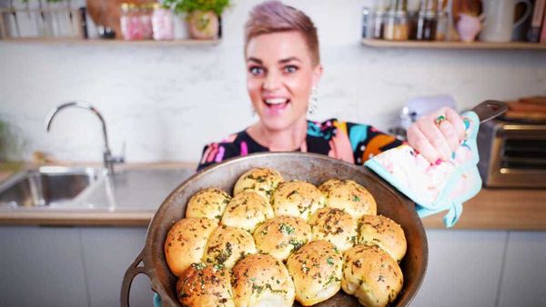 Jane de Graaff&#x27;s garlic butter pizza dough balls