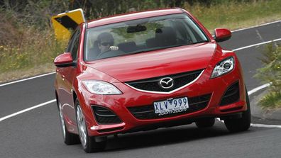 Met een aantal huishoudelijke artikelen die onlangs zijn teruggeroepen, loont het om te controleren of u niets gevaarlijks vasthoudt.  Hier zijn enkele producten die u moet retourneren of weggooien vanwege gezondheids- en veiligheidsrisico's.

An additional 195,000 cars have reportedly been recalled across Australia for defective airbags, in addition to the 660,000 already taken off the road in the largest recall in Australian history.

Mazda and Nissan have announced the latest round of recalls, joining Toyota, Subaru, Honda and Chrysler.

The defective parts are said to be airbags manufactured by Takata.

Mazda has recalled 79,451 vehicles, most variants of the Mazda 6 midsize sedan and hatchback.  (MONKEY)”/></div>
<div class=