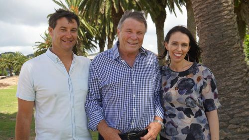 Mr Gayford, Wooley and Ms Ardern bonded over a shared love of Indian cuisine. (60 Minutes)