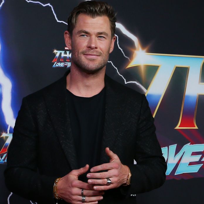 EGO - Chris Hemsworth posa com os irmãos em tapete vermelho - notícias de  Cinema